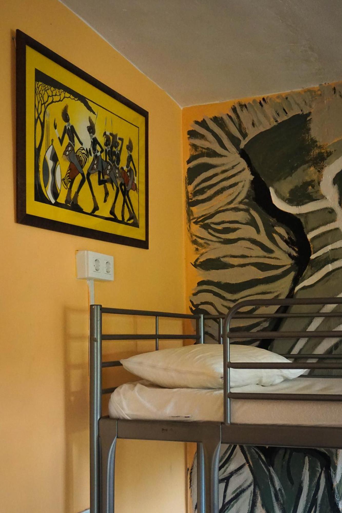 Bed 8-Bed Mixed Dormitory Room